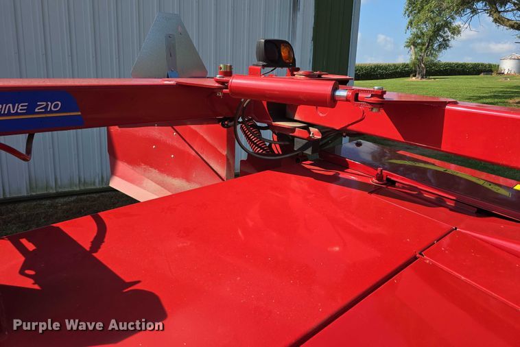 image for item EO1605 2022 New Holland Discbine 210  swather / windrower