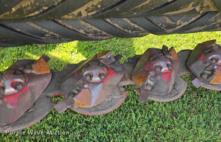 image for item EO1605 2022 New Holland Discbine 210  swather / windrower