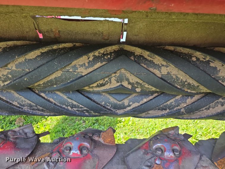 image for item EO1605 2022 New Holland Discbine 210  swather / windrower