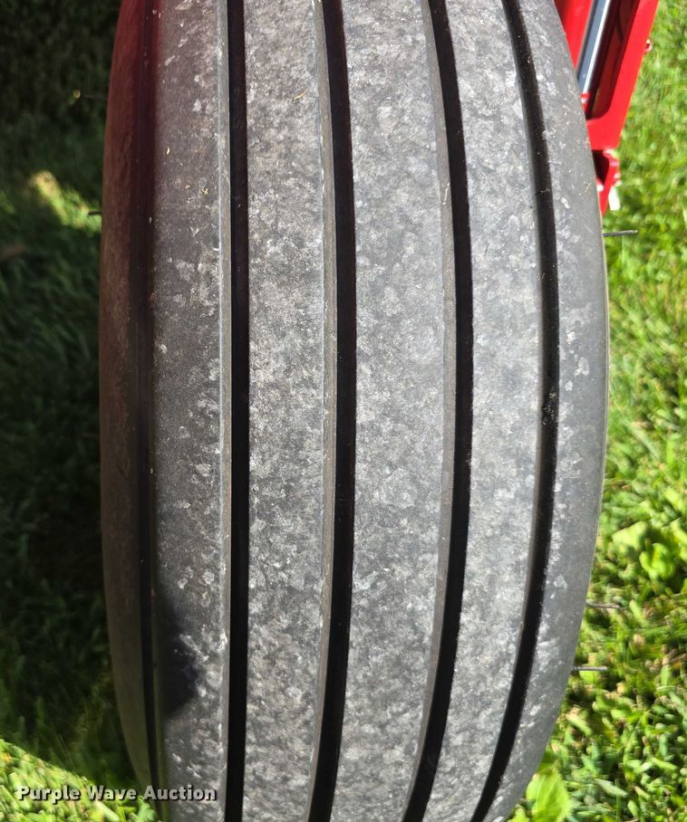 image for item EO1605 2022 New Holland Discbine 210  swather / windrower