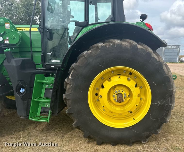 image for item ER2191 2021 John Deere 6155M MFWD tractor