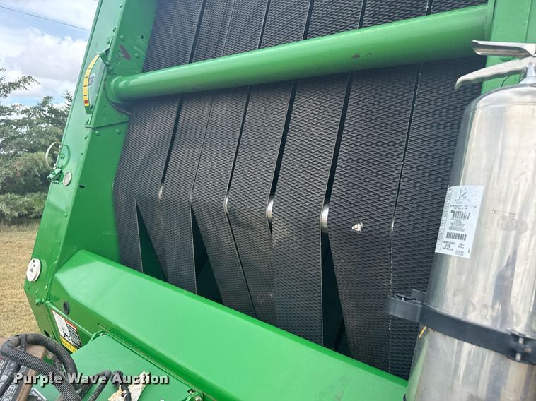 image for item ER2195 2012 John Deere 568 round baler