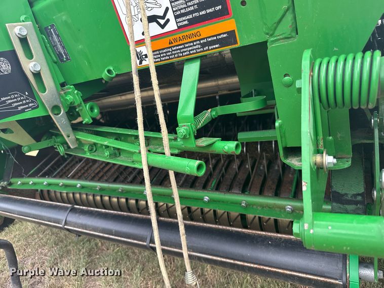image for item ER2195 2012 John Deere 568 round baler