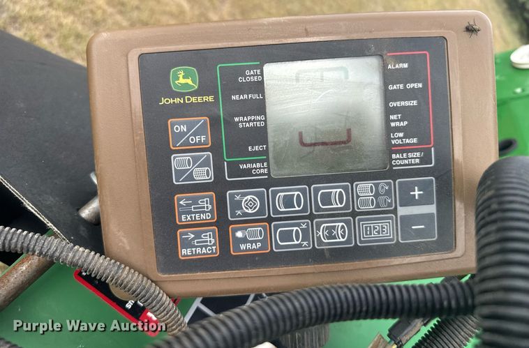 image for item ER2195 2012 John Deere 568 round baler