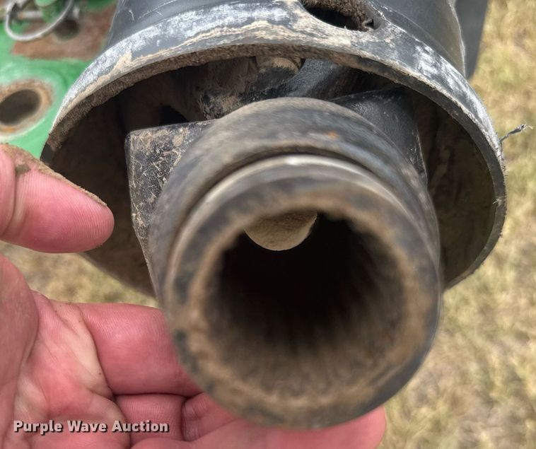 image for item ER2195 2012 John Deere 568 round baler