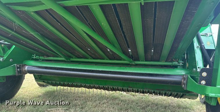 image for item ER2195 2012 John Deere 568 round baler