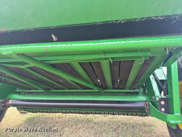 image for item ER2195 2012 John Deere 568 round baler