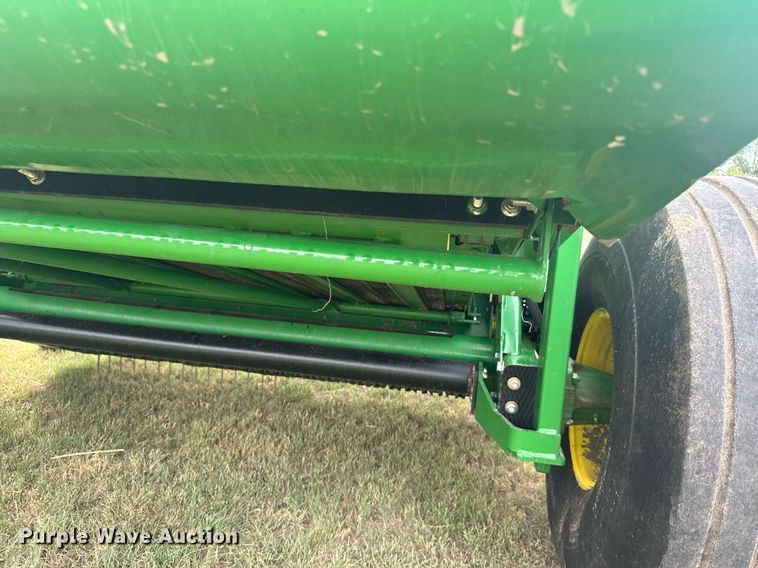 image for item ER2195 2012 John Deere 568 round baler