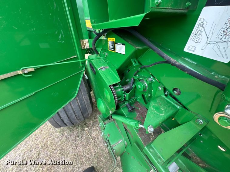 image for item ER2195 2012 John Deere 568 round baler