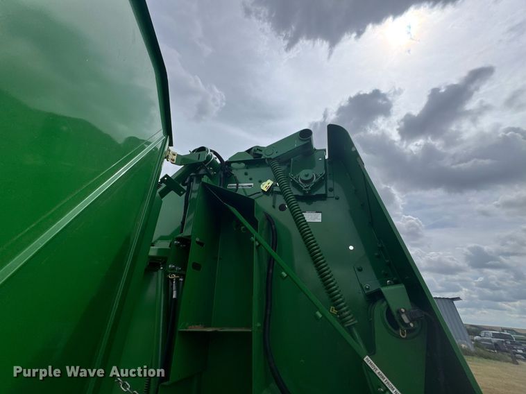 image for item ER2195 2012 John Deere 568 round baler