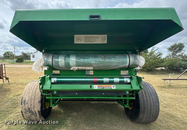 image for item ER2195 2012 John Deere 568 round baler