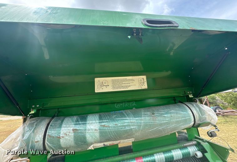 image for item ER2195 2012 John Deere 568 round baler