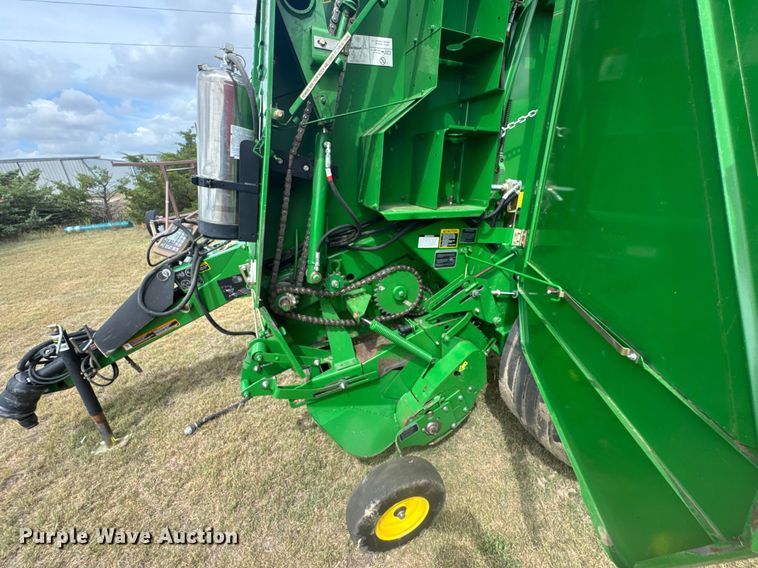 image for item ER2195 2012 John Deere 568 round baler