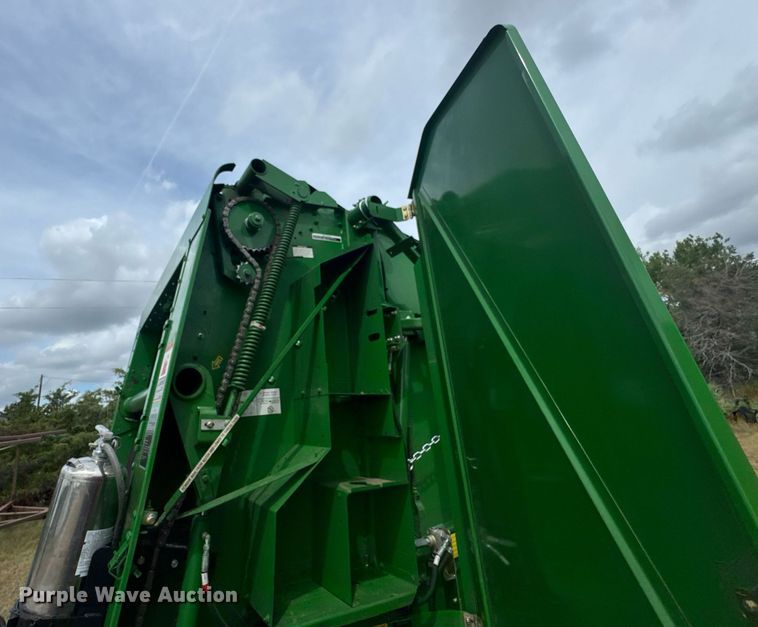 image for item ER2195 2012 John Deere 568 round baler