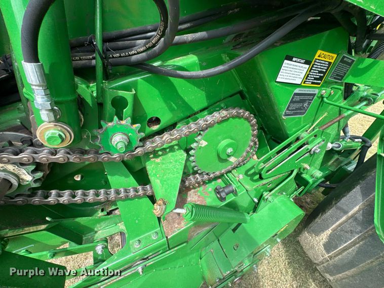 image for item ER2195 2012 John Deere 568 round baler