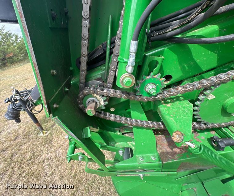 image for item ER2195 2012 John Deere 568 round baler
