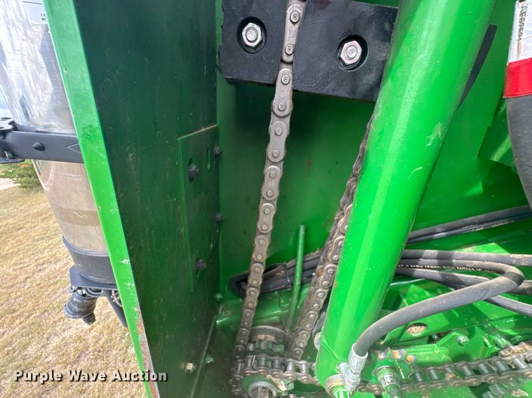 image for item ER2195 2012 John Deere 568 round baler