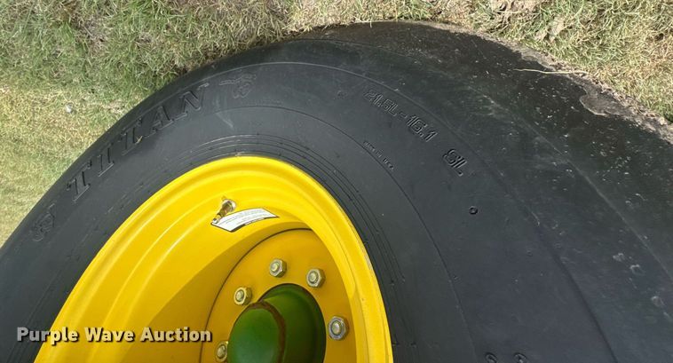 image for item ER2195 2012 John Deere 568 round baler