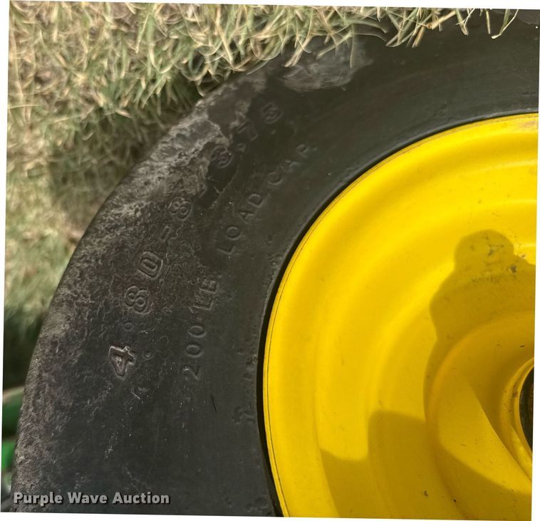 image for item ER2195 2012 John Deere 568 round baler