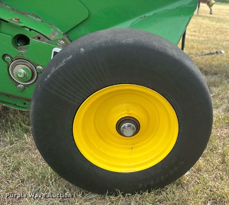 image for item ER2195 2012 John Deere 568 round baler