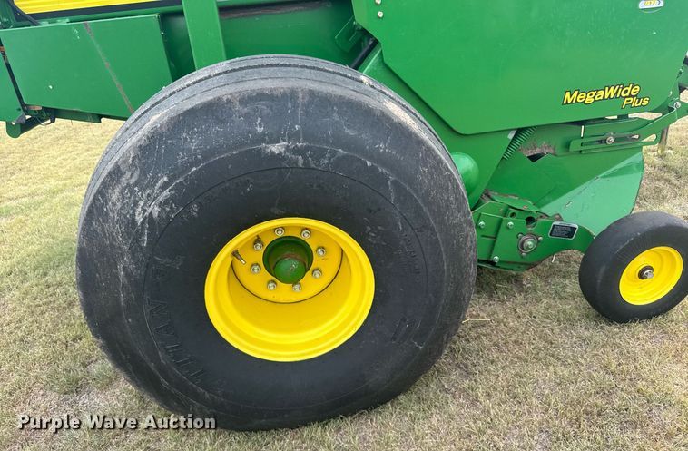 image for item ER2195 2012 John Deere 568 round baler