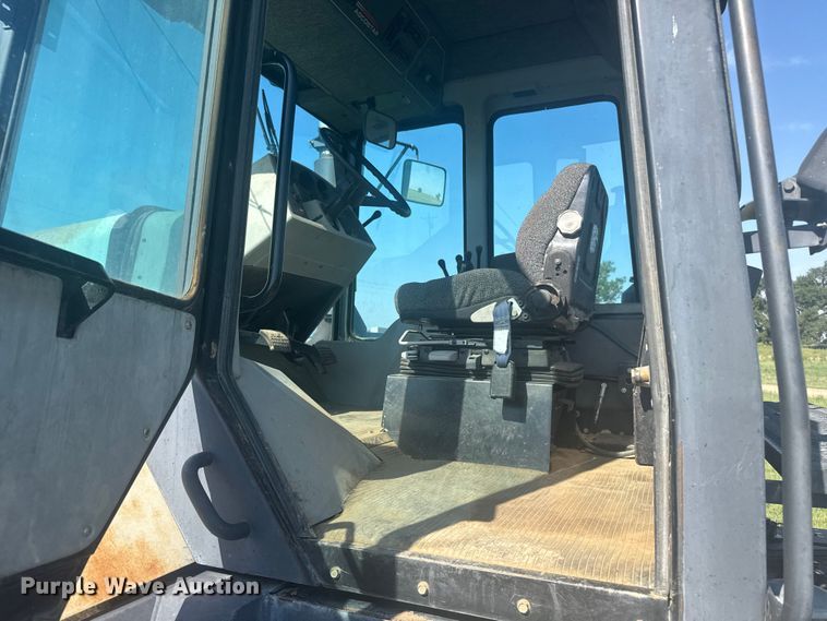 image for item ER2269 1996 AgcoStar 8425A 4WD tractor