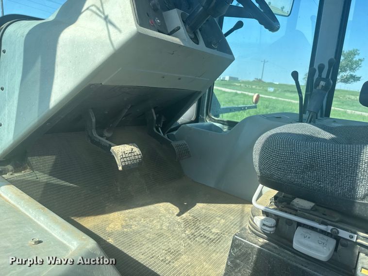 image for item ER2269 1996 AgcoStar 8425A 4WD tractor