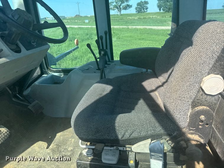 image for item ER2269 1996 AgcoStar 8425A 4WD tractor