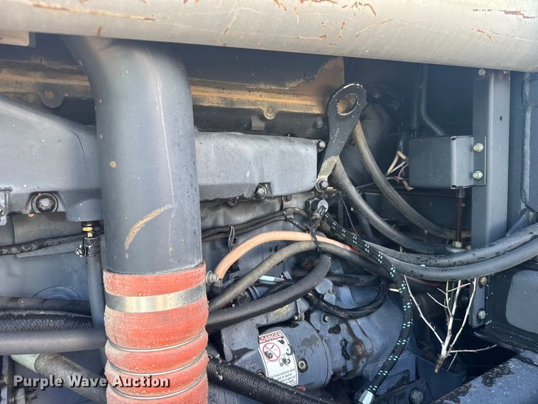 image for item ER2269 1996 AgcoStar 8425A 4WD tractor