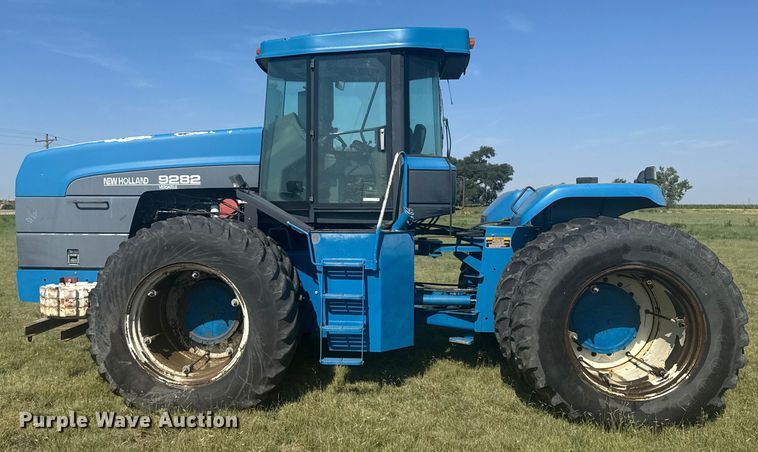 image for item ER2270 1996 New Holland 9282 4WD tractor