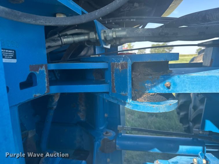 image for item ER2270 1996 New Holland 9282 4WD tractor