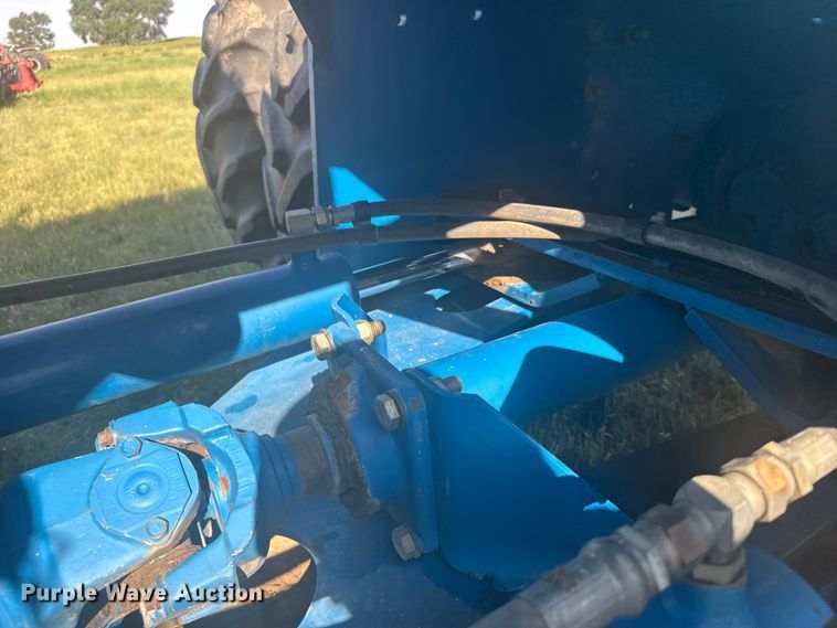 image for item ER2270 1996 New Holland 9282 4WD tractor