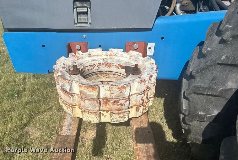 image for item ER2270 1996 New Holland 9282 4WD tractor