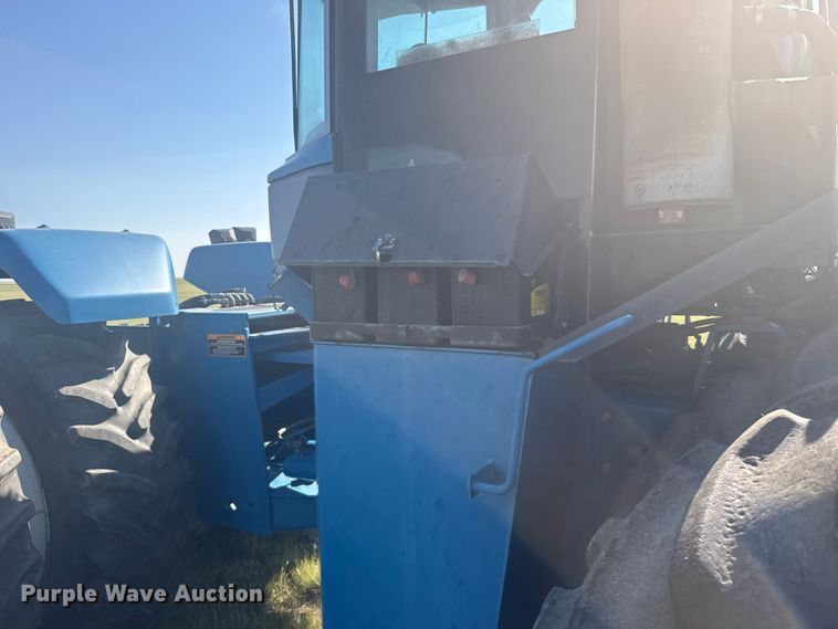 image for item ER2270 1996 New Holland 9282 4WD tractor