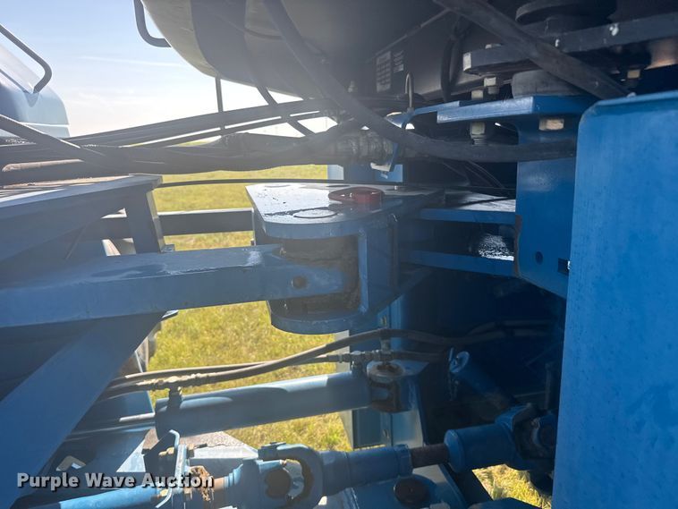 image for item ER2270 1996 New Holland 9282 4WD tractor