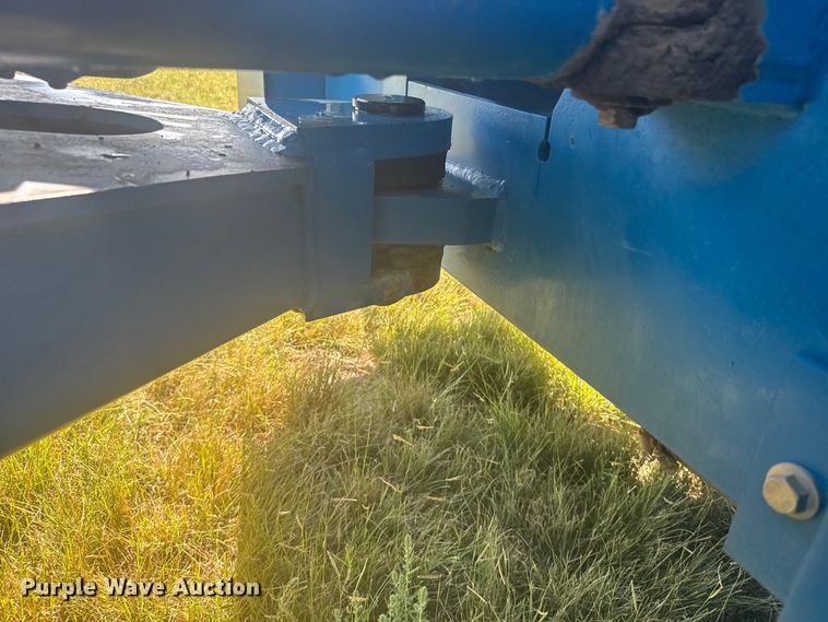 image for item ER2270 1996 New Holland 9282 4WD tractor