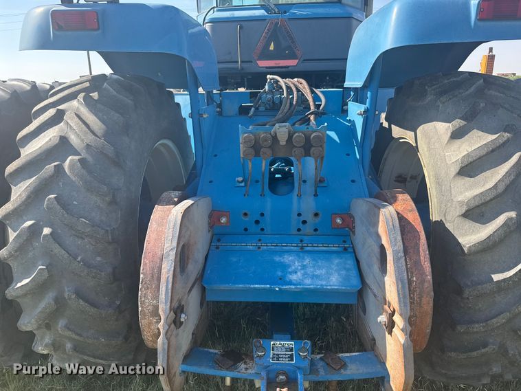 image for item ER2270 1996 New Holland 9282 4WD tractor