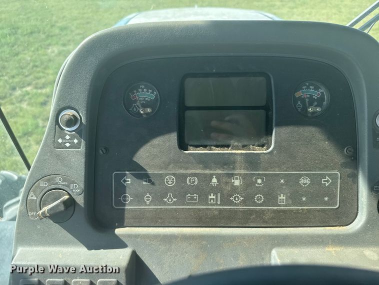 image for item ER2270 1996 New Holland 9282 4WD tractor