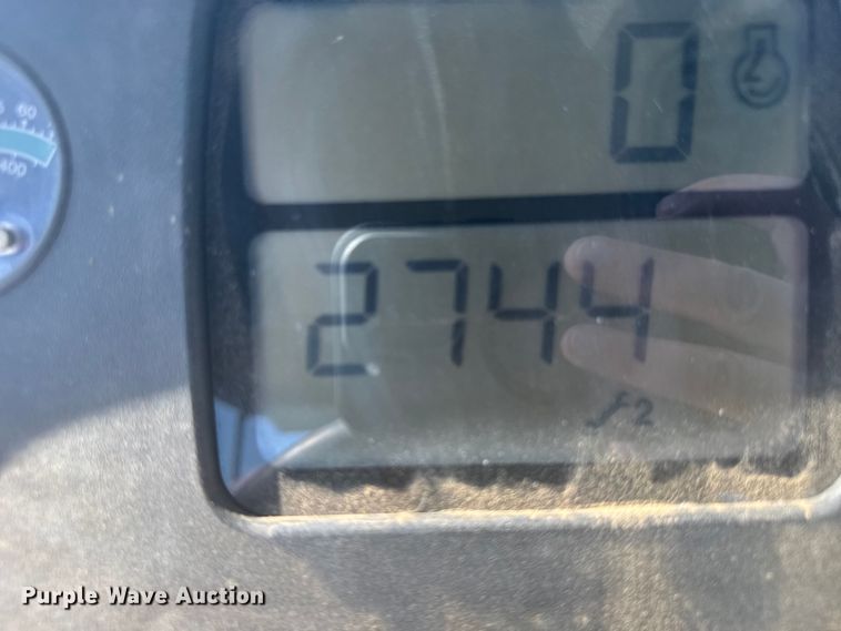 image for item ER2270 1996 New Holland 9282 4WD tractor