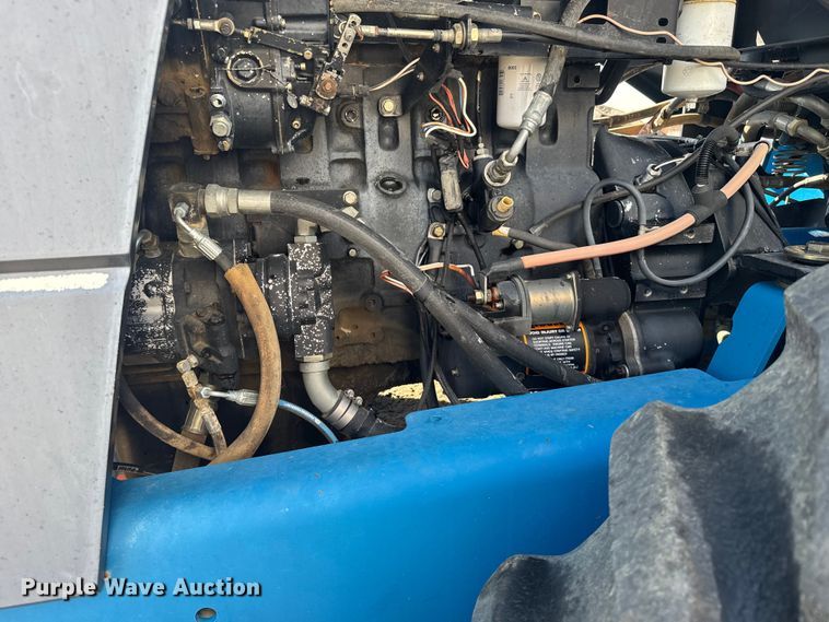 image for item ER2270 1996 New Holland 9282 4WD tractor