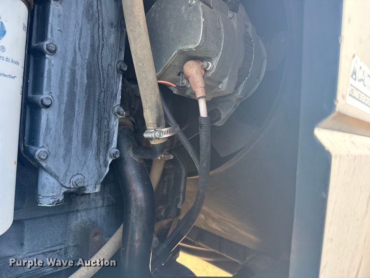 image for item ER2270 1996 New Holland 9282 4WD tractor