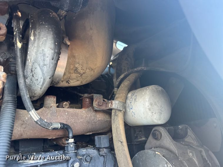 image for item ER2270 1996 New Holland 9282 4WD tractor