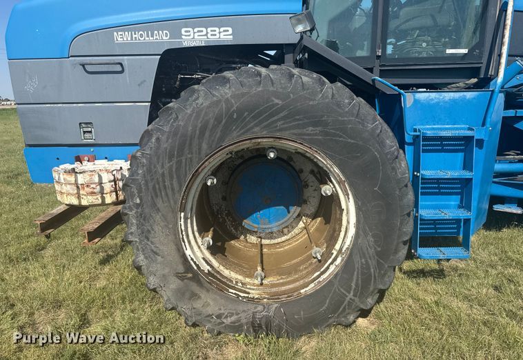 image for item ER2270 1996 New Holland 9282 4WD tractor