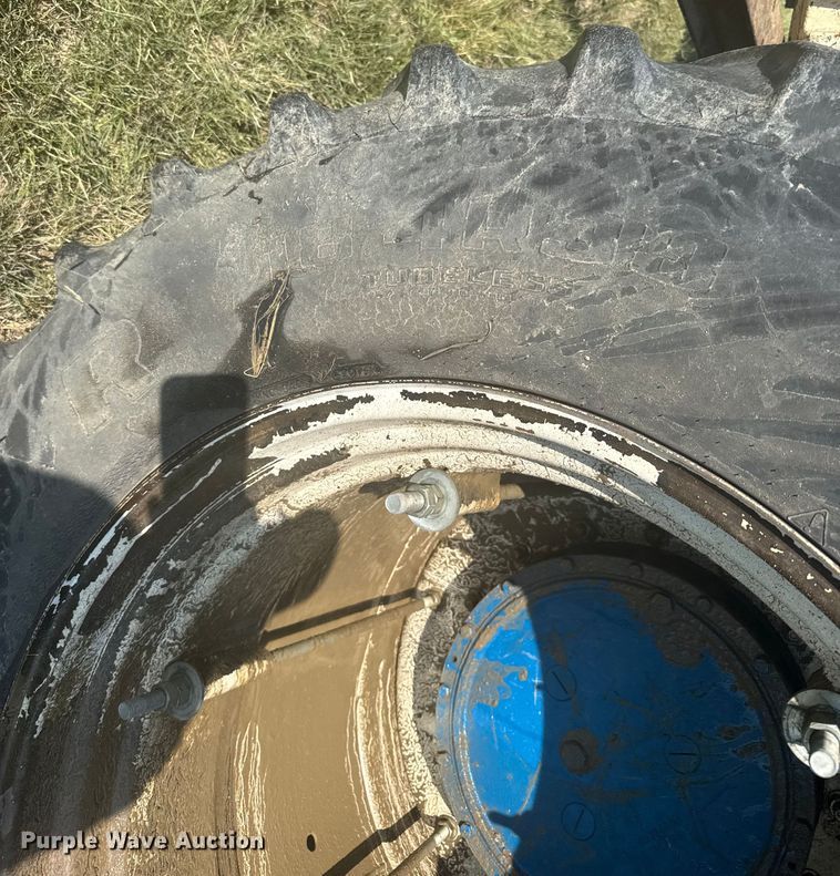 image for item ER2270 1996 New Holland 9282 4WD tractor