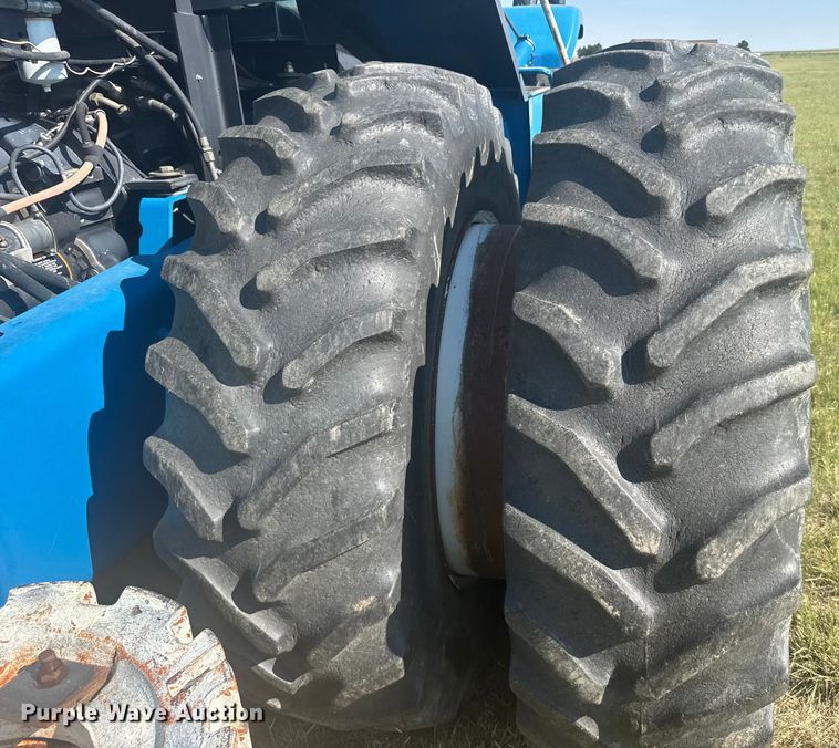 image for item ER2270 1996 New Holland 9282 4WD tractor