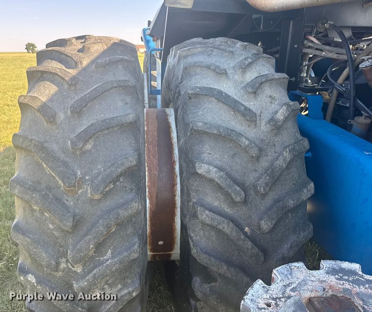 image for item ER2270 1996 New Holland 9282 4WD tractor