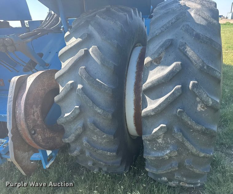 image for item ER2270 1996 New Holland 9282 4WD tractor