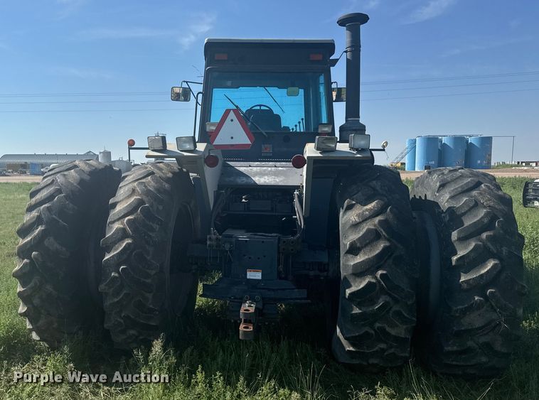 image for item ER2271 1997 AgcoStar 8425 4WD tractor