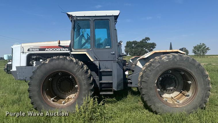 image for item ER2271 1997 AgcoStar 8425 4WD tractor