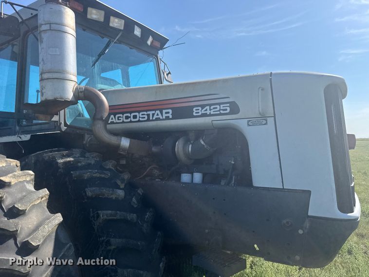 image for item ER2271 1997 AgcoStar 8425 4WD tractor